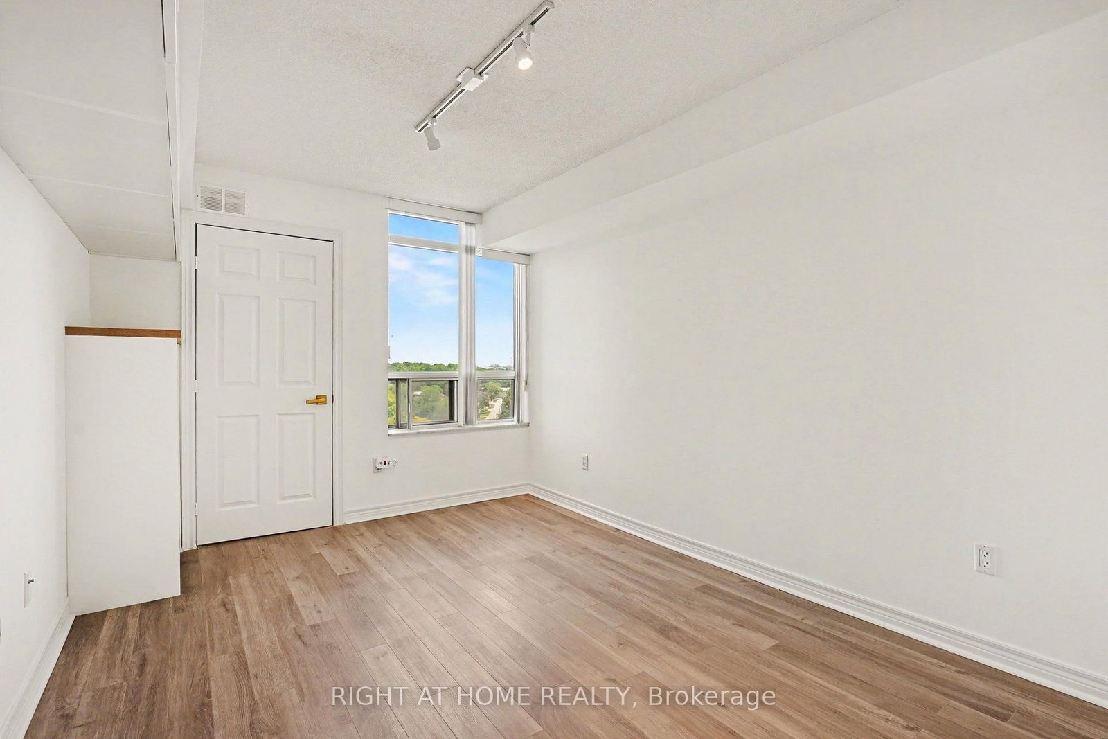 228 Bonis Avenue • #1612 • Toronto, ON photo 15