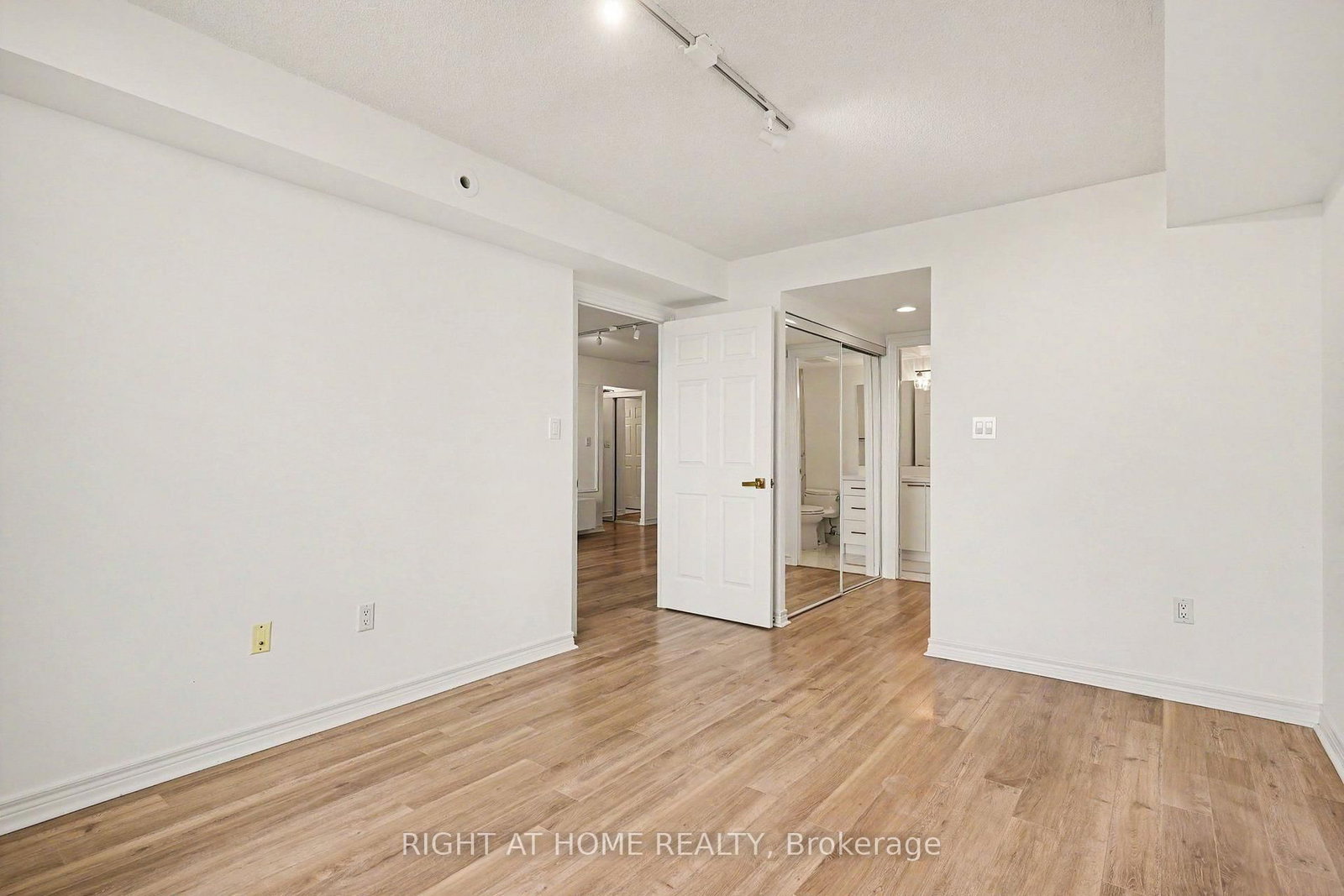 228 Bonis Avenue • #1612 • Toronto, ON photo 25