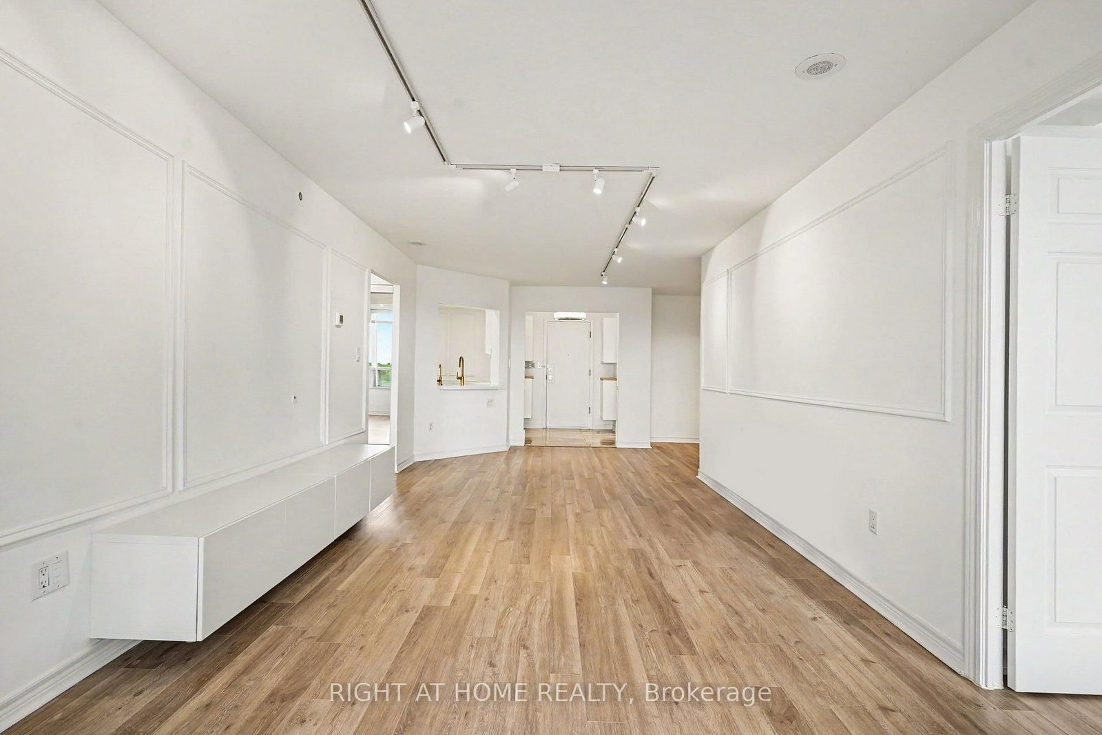 228 Bonis Avenue • #1612 • Toronto, ON photo 8