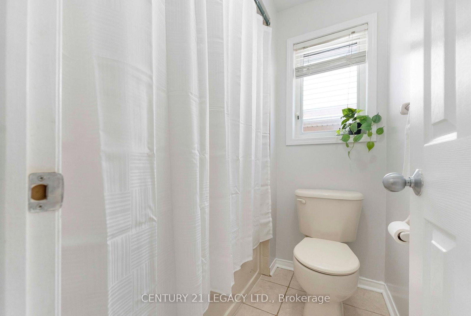 1296 Tall Pine Avenue • Oshawa, ON photo 38
