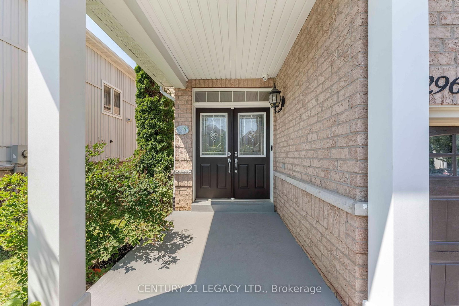 1296 Tall Pine Avenue • Oshawa, ON photo 4
