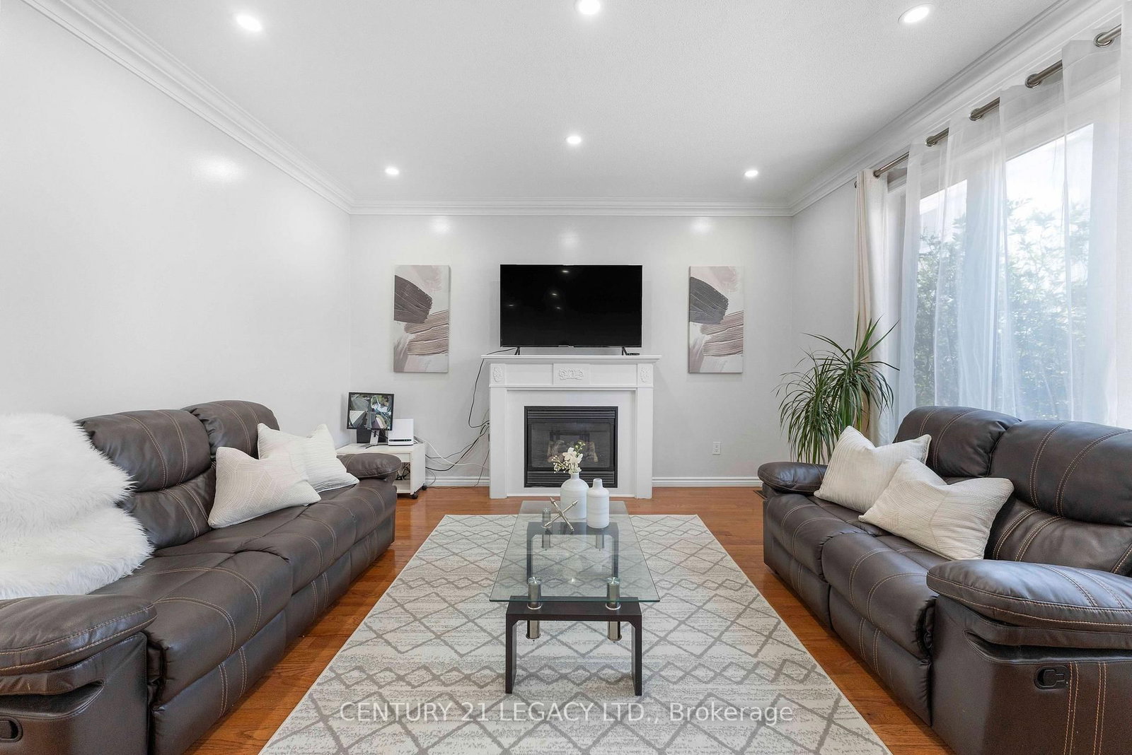1296 Tall Pine Avenue • Oshawa, ON photo 9