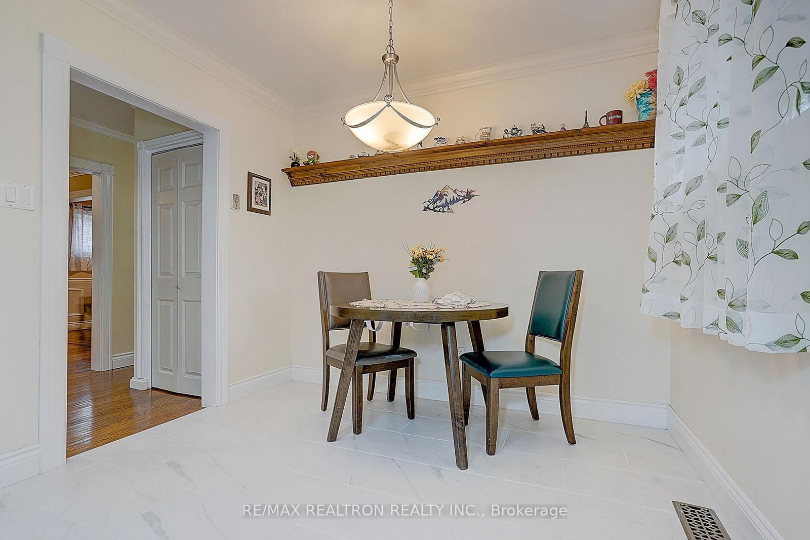 583 Pinewood Street • Oshawa, ON photo 18