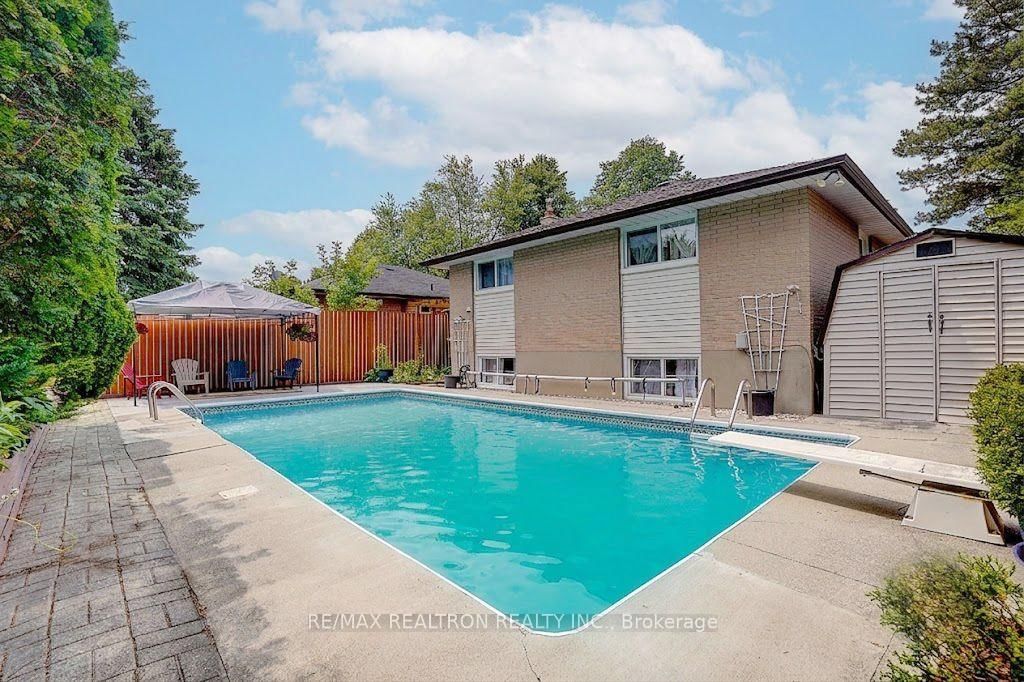 583 Pinewood Street • Oshawa, ON photo 47