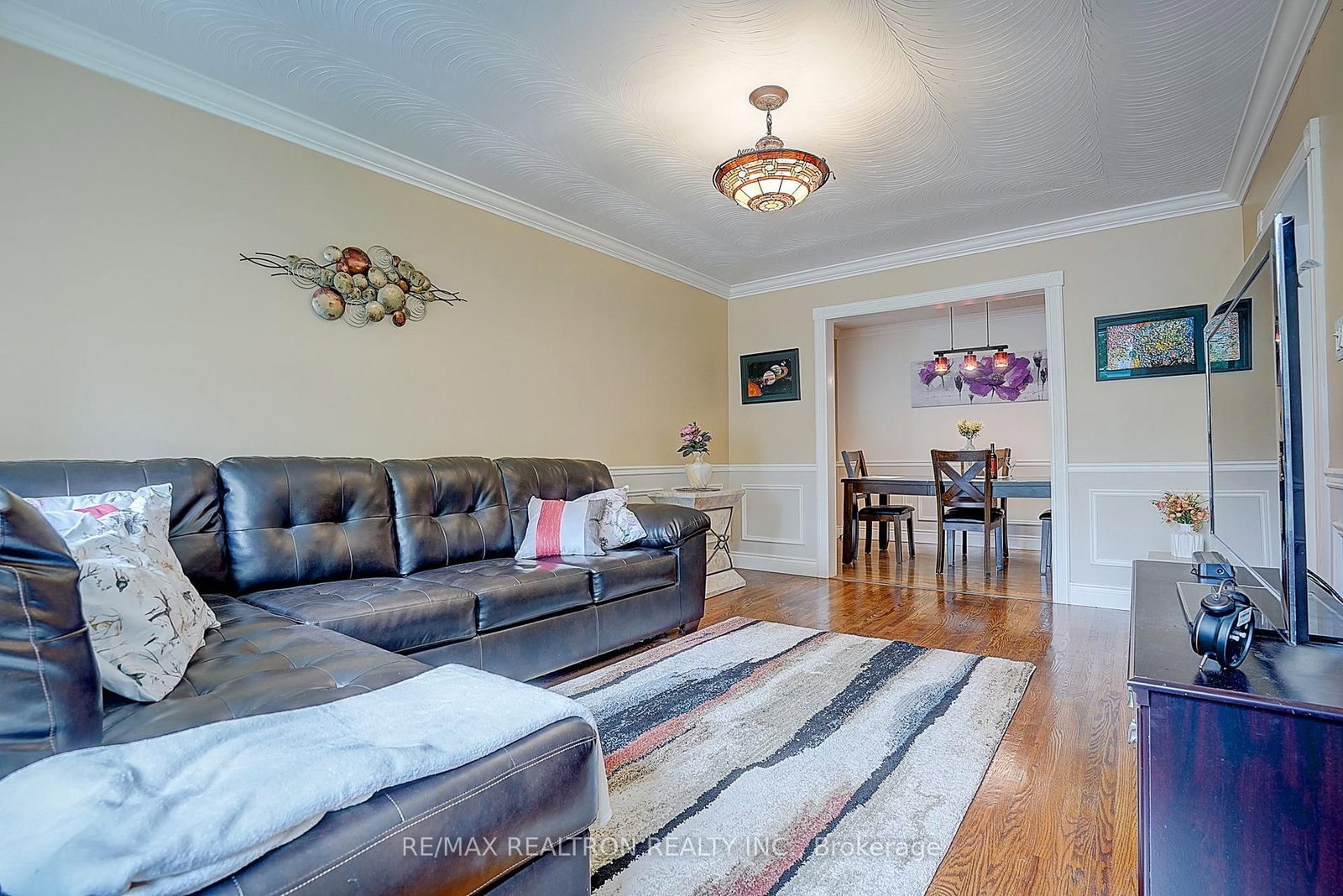 583 Pinewood Street • Oshawa, ON photo 9