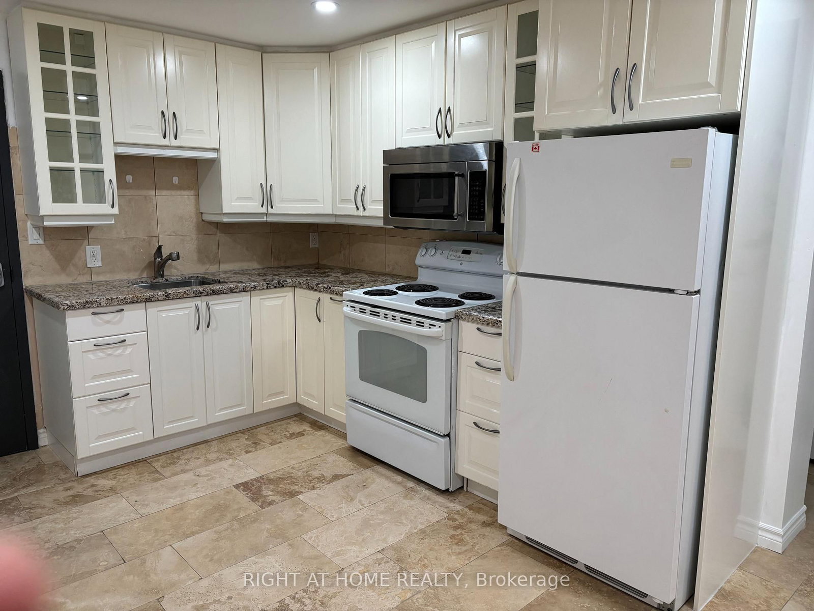 Unit 8-611 Gerrard Street, Toronto, ON