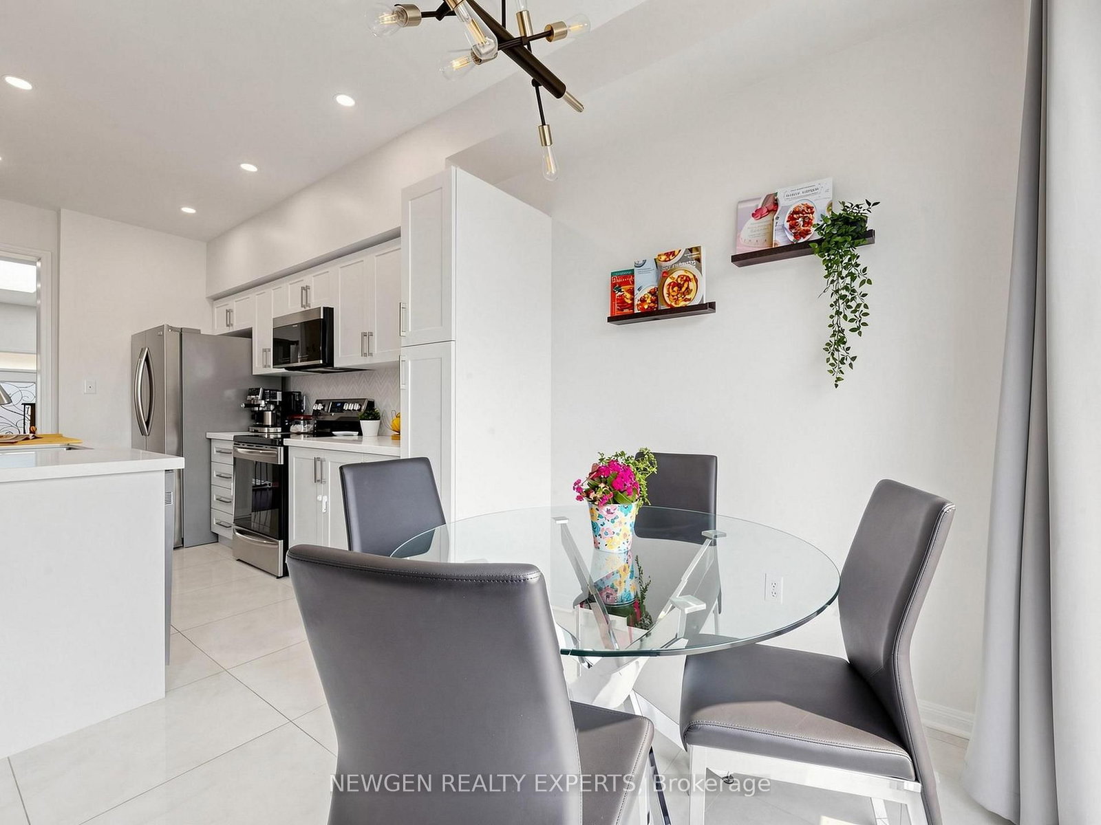 53 Silverwood Circle • Ajax, ON photo 13