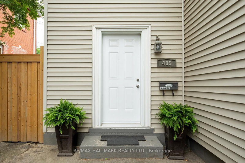 Main Floor - 405 Kingston Road