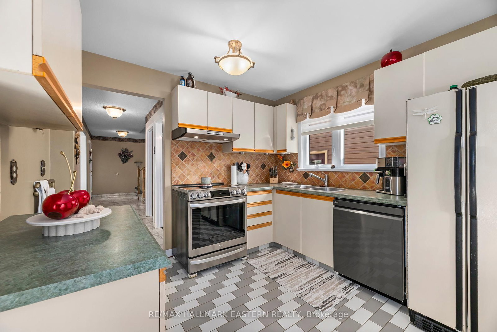 1003 Renaissance Drive • Oshawa, ON photo 17