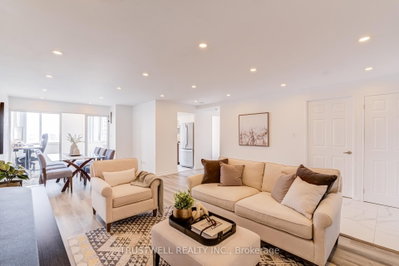 Unit 1705 — 80 Alton Towers Circle — photo 4