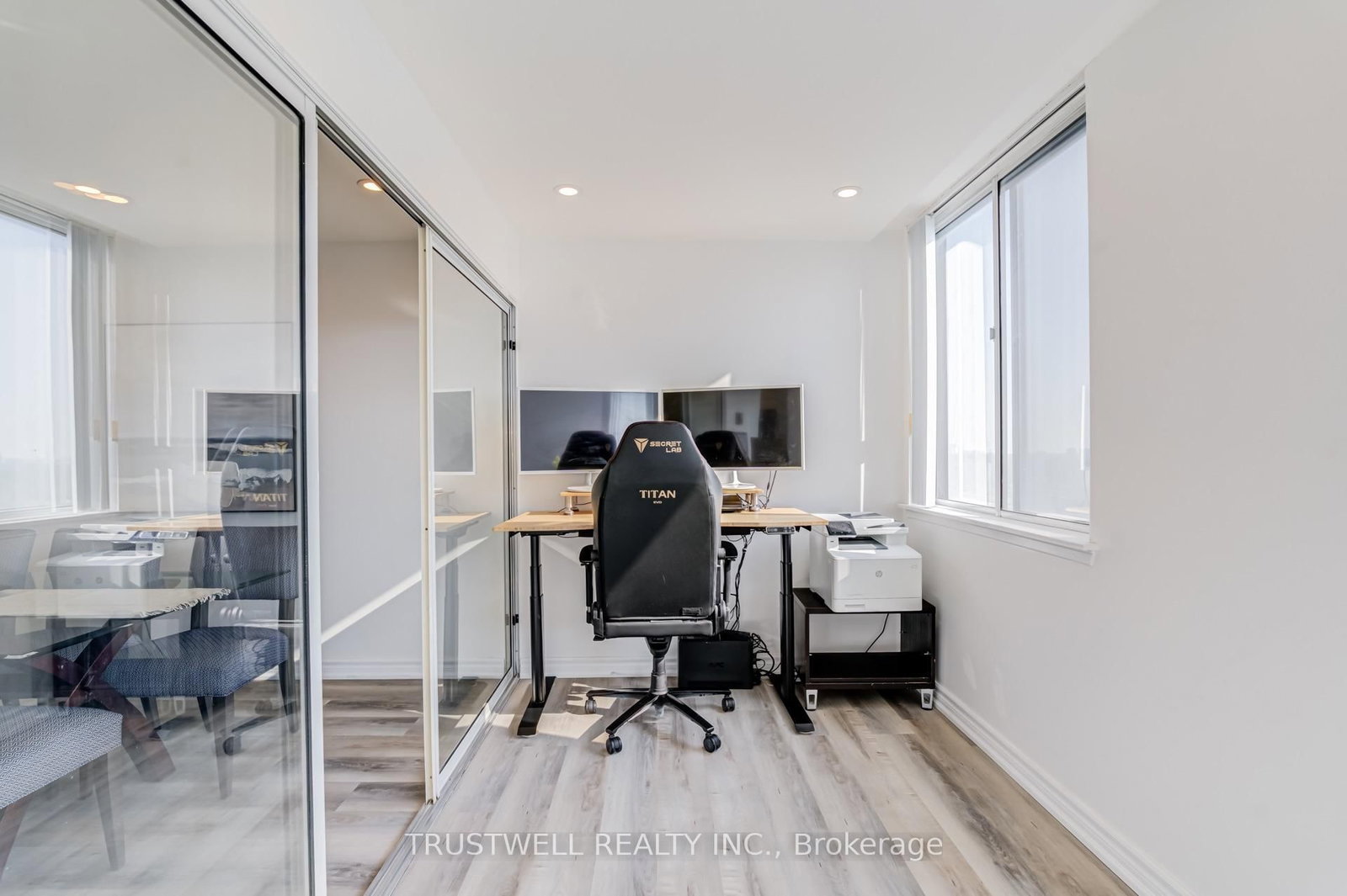 80 Alton Towers Circle • #1705 • Toronto, ON photo 9