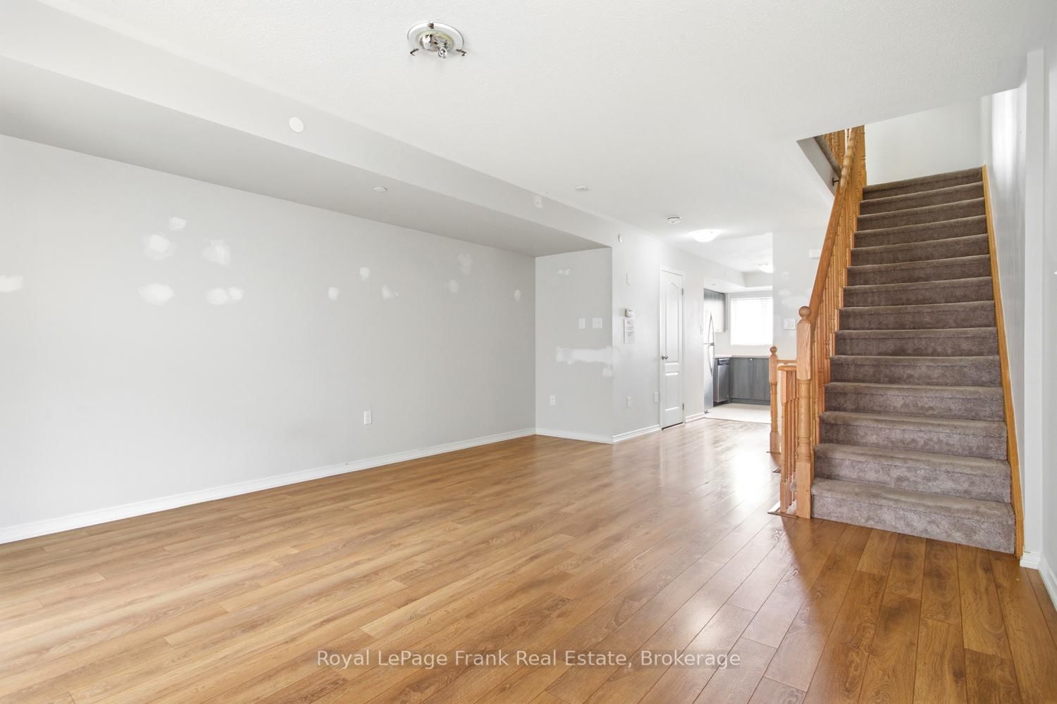 2292 Chevron Prince Path • Oshawa, ON photo 13