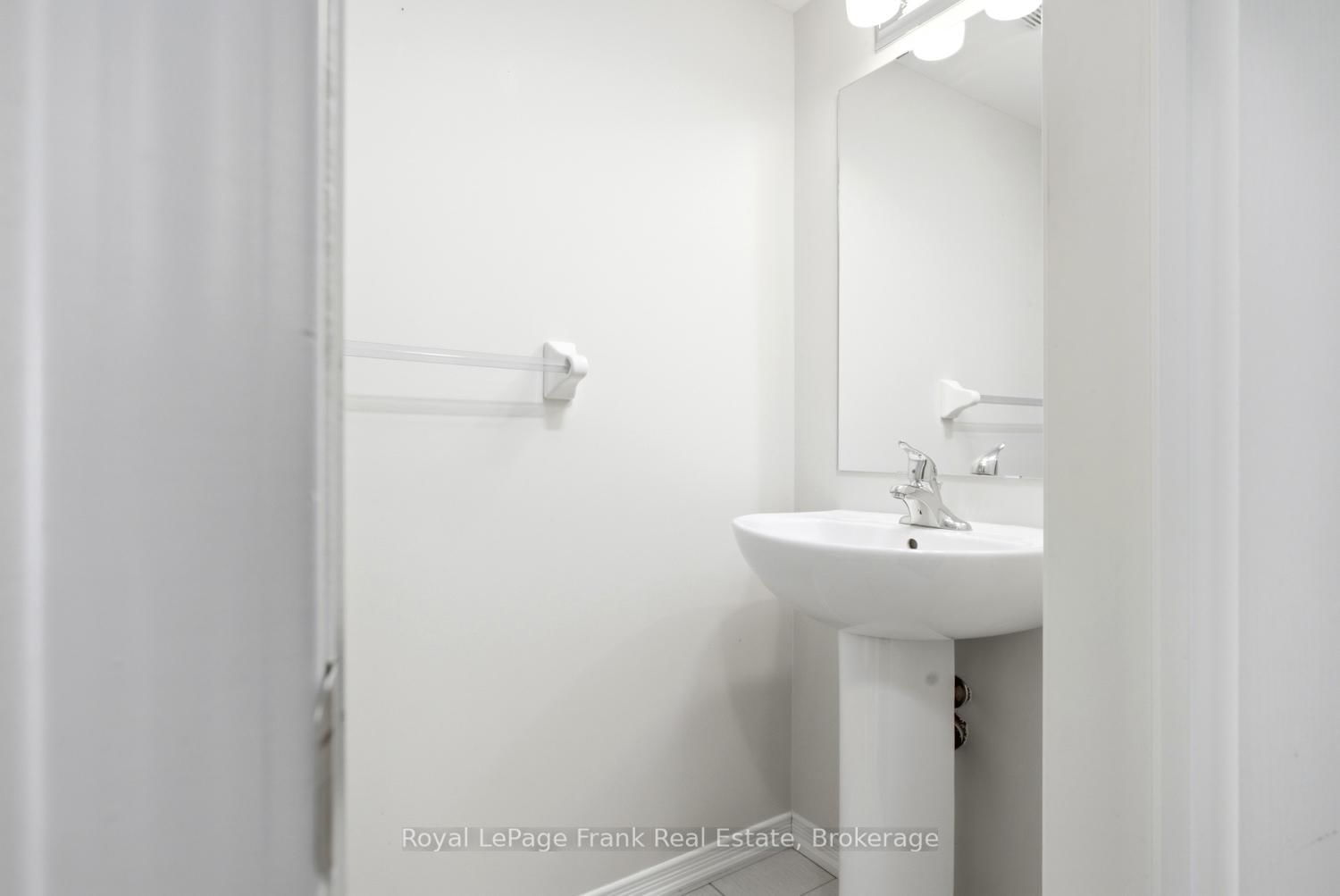2292 Chevron Prince Path • Oshawa, ON photo 18