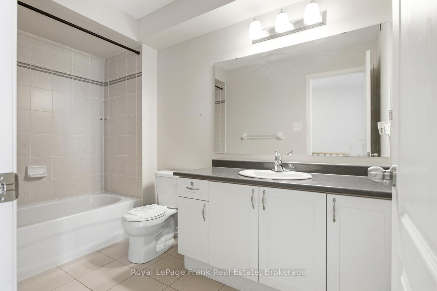 2292 Chevron Prince Path • Oshawa, ON photo 26