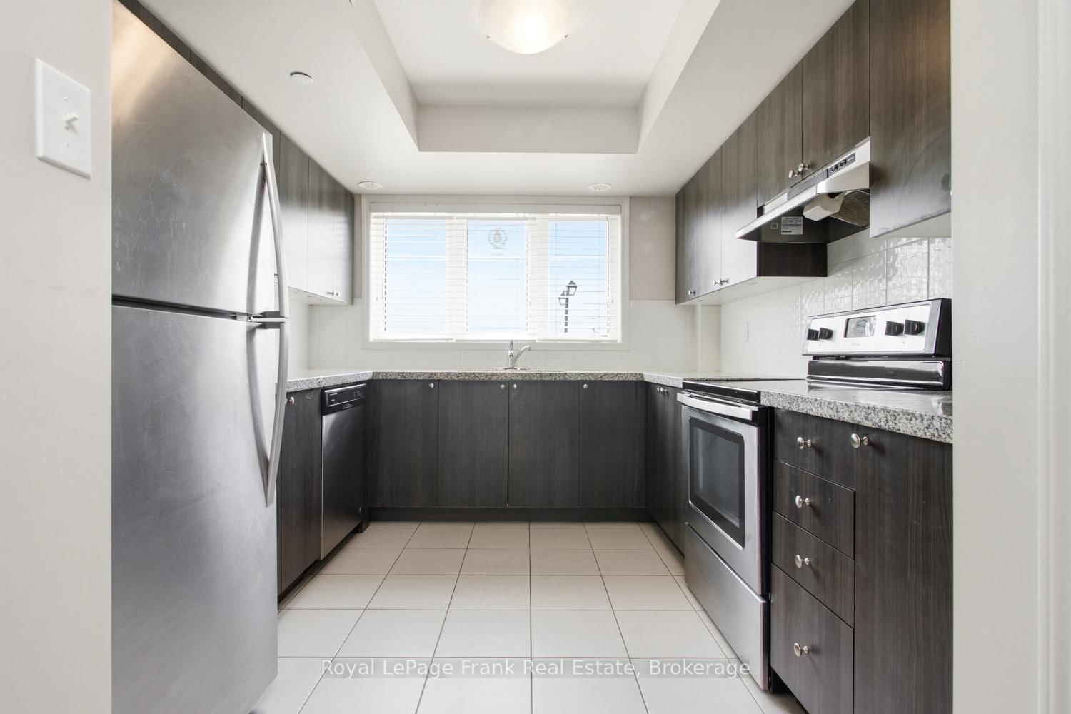 2292 Chevron Prince Path • Oshawa, ON photo 5