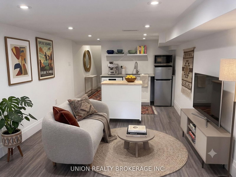 Lower - 142 Pickering Street