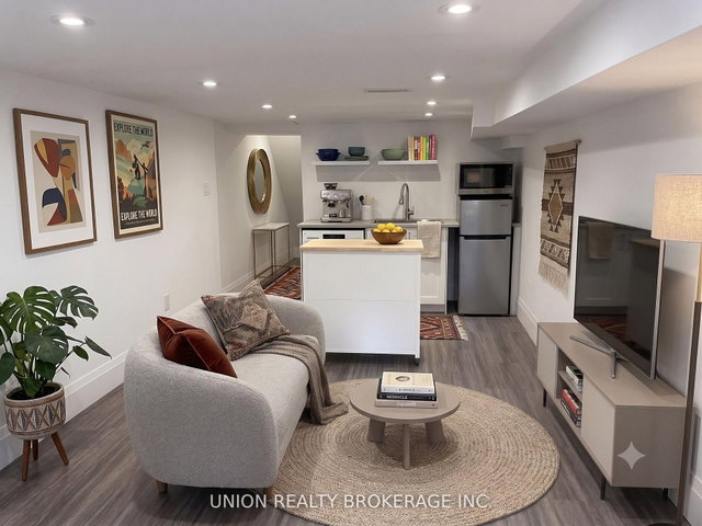 Lower - 142 Pickering Street