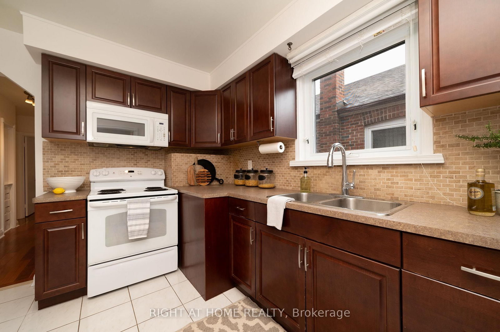 2 Midholm Drive • Toronto, ON photo 15