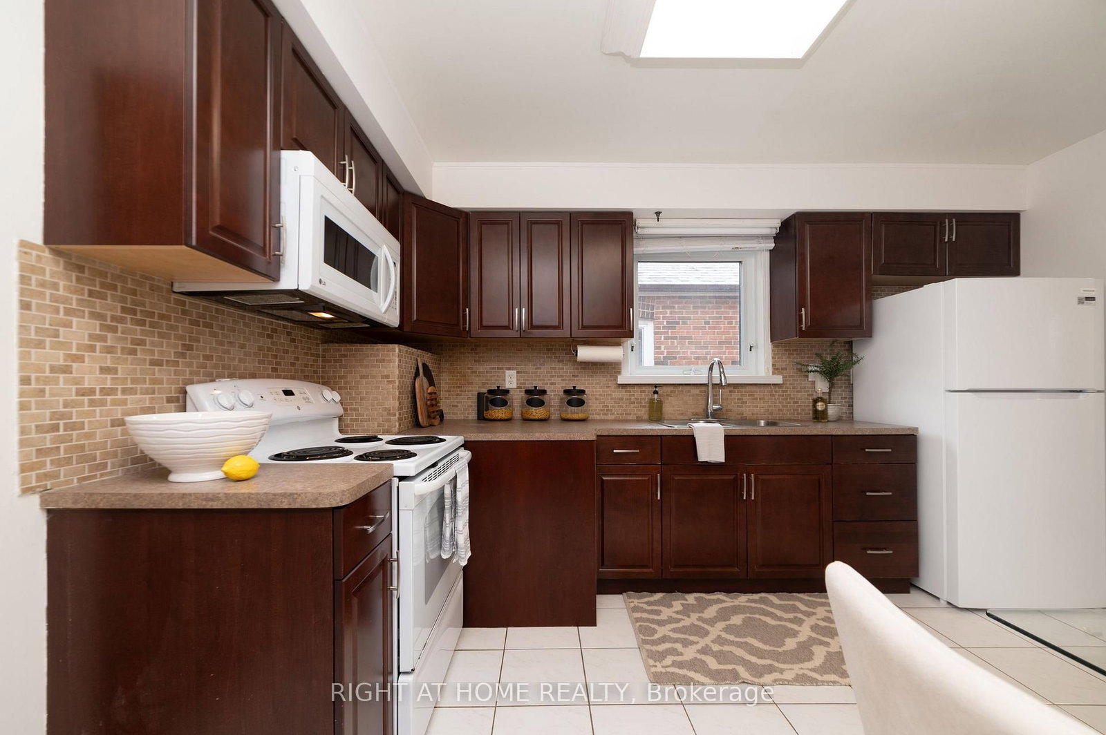 2 Midholm Drive • Toronto, ON photo 16