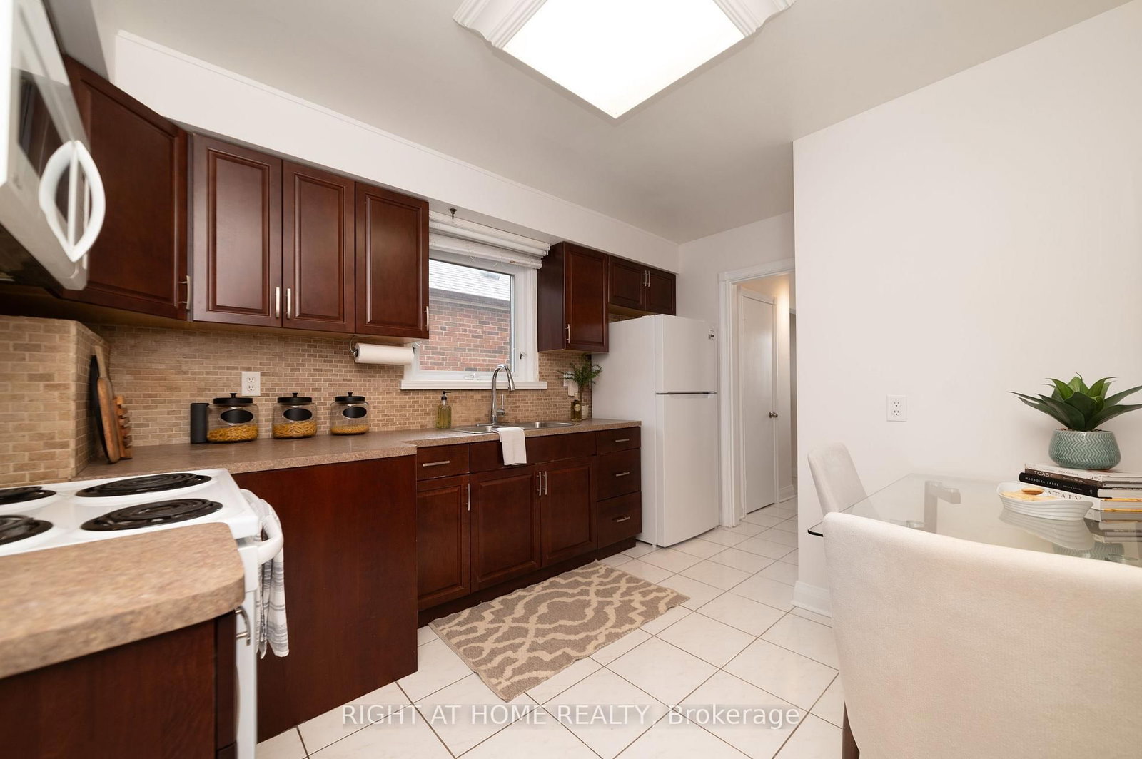 2 Midholm Drive • Toronto, ON photo 17