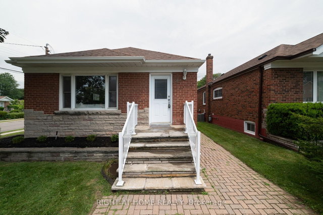 2 Midholm Drive