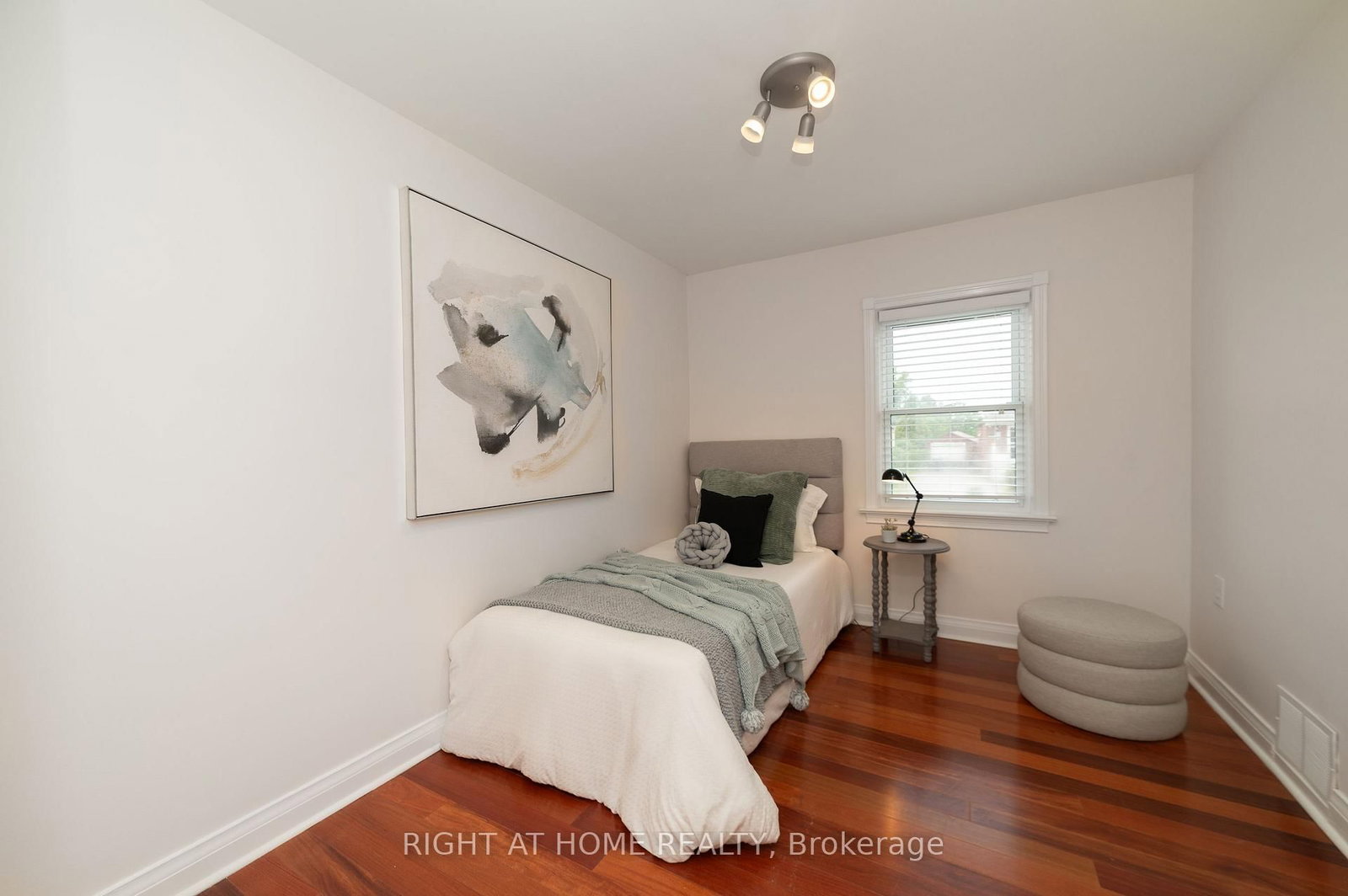 2 Midholm Drive • Toronto, ON photo 22