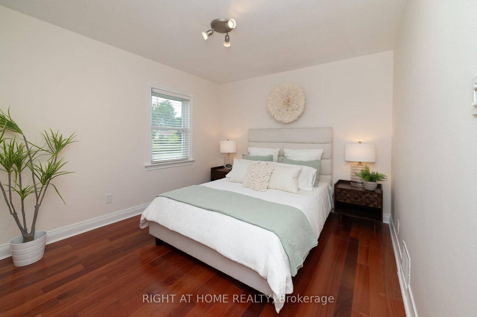 2 Midholm Drive • Toronto, ON photo 24