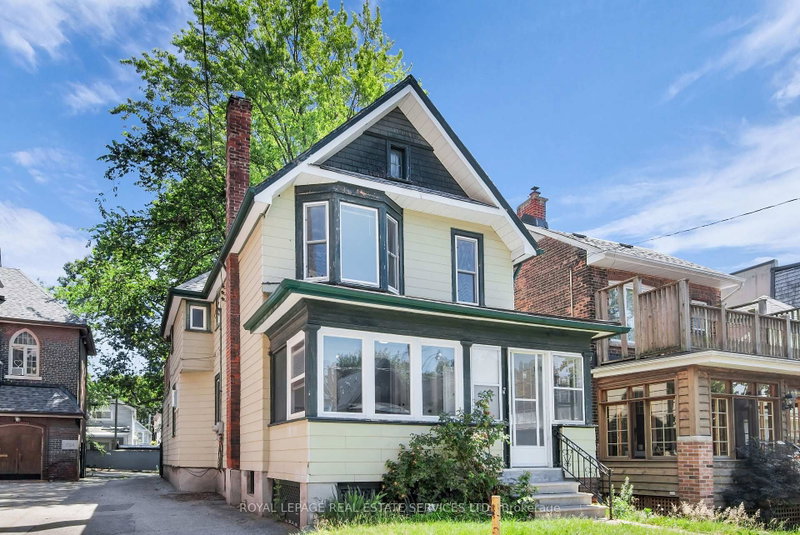 127 Waverley Rd, Toronto, Ontario