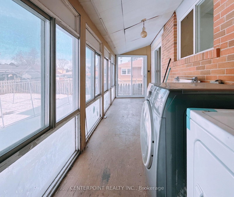 home for lease on Apt 2-9 Oakmeadow Boulevard