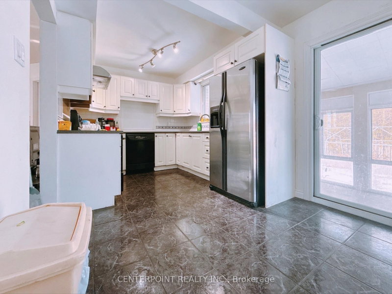 Apt 2 - 9 Oakmeadow Boulevard