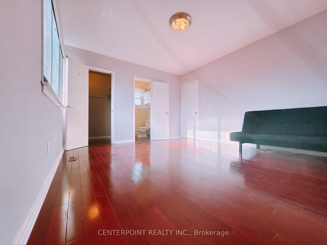Apt 2 - 9 Oakmeadow Boulevard