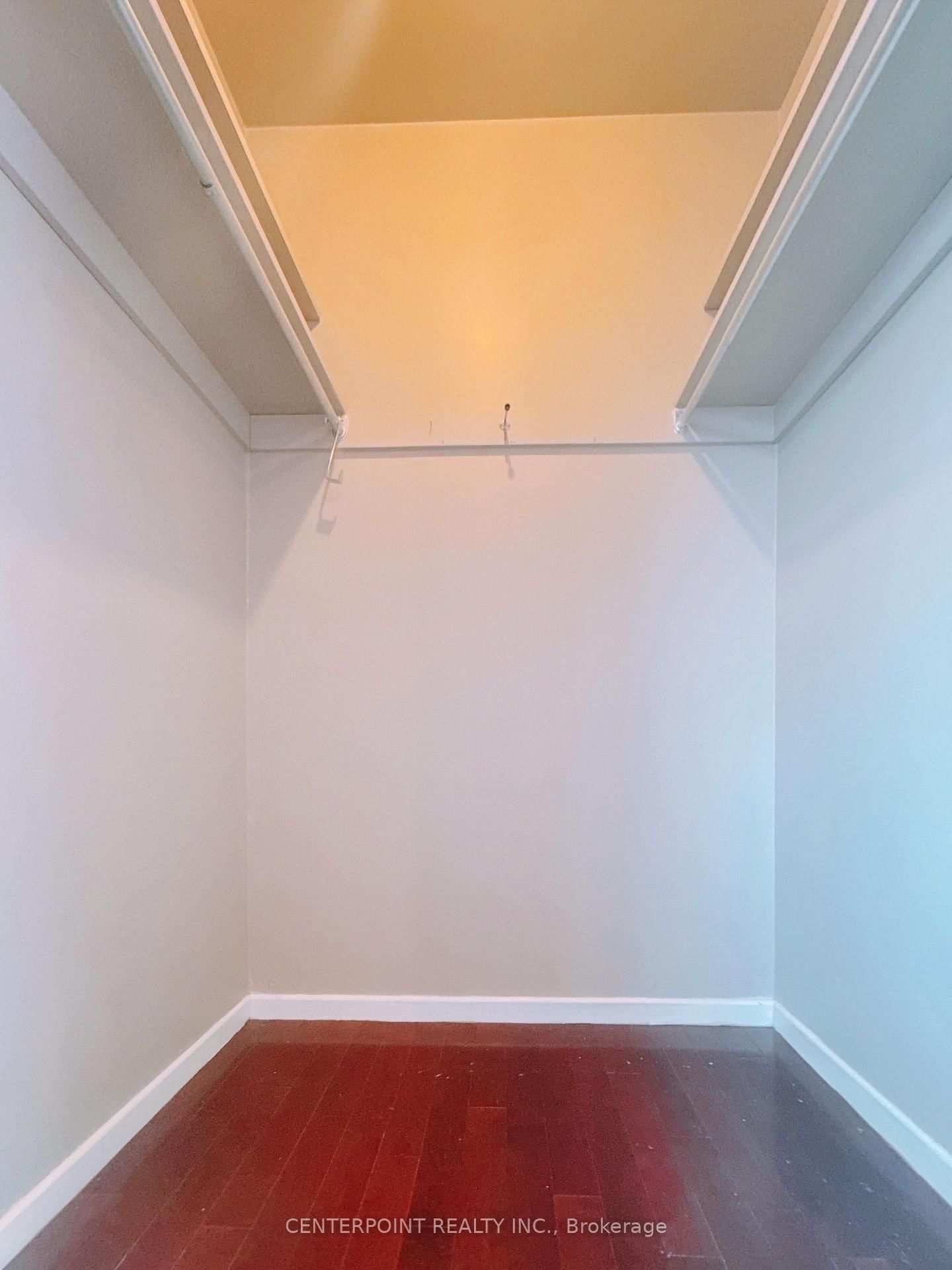 Apt 2 - 9 Oakmeadow Boulevard, Toronto 5