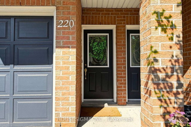 220 - 83 Mondeo Drive