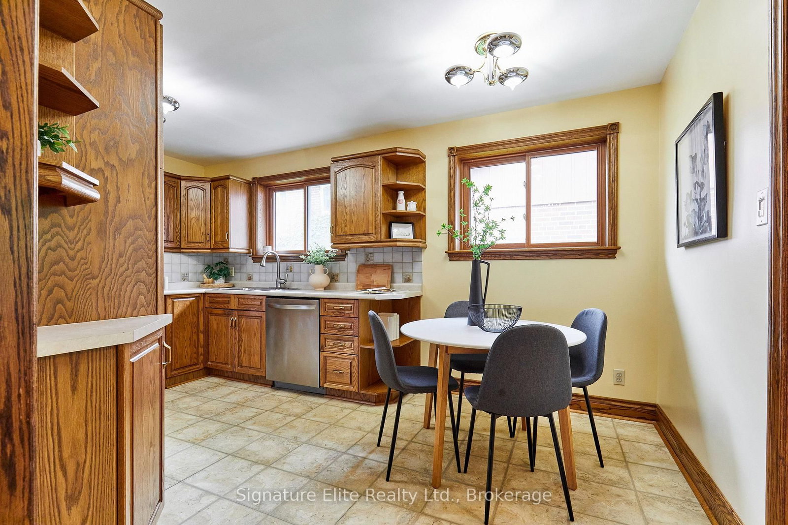 35 Ravenview Drive • Toronto, ON photo 12