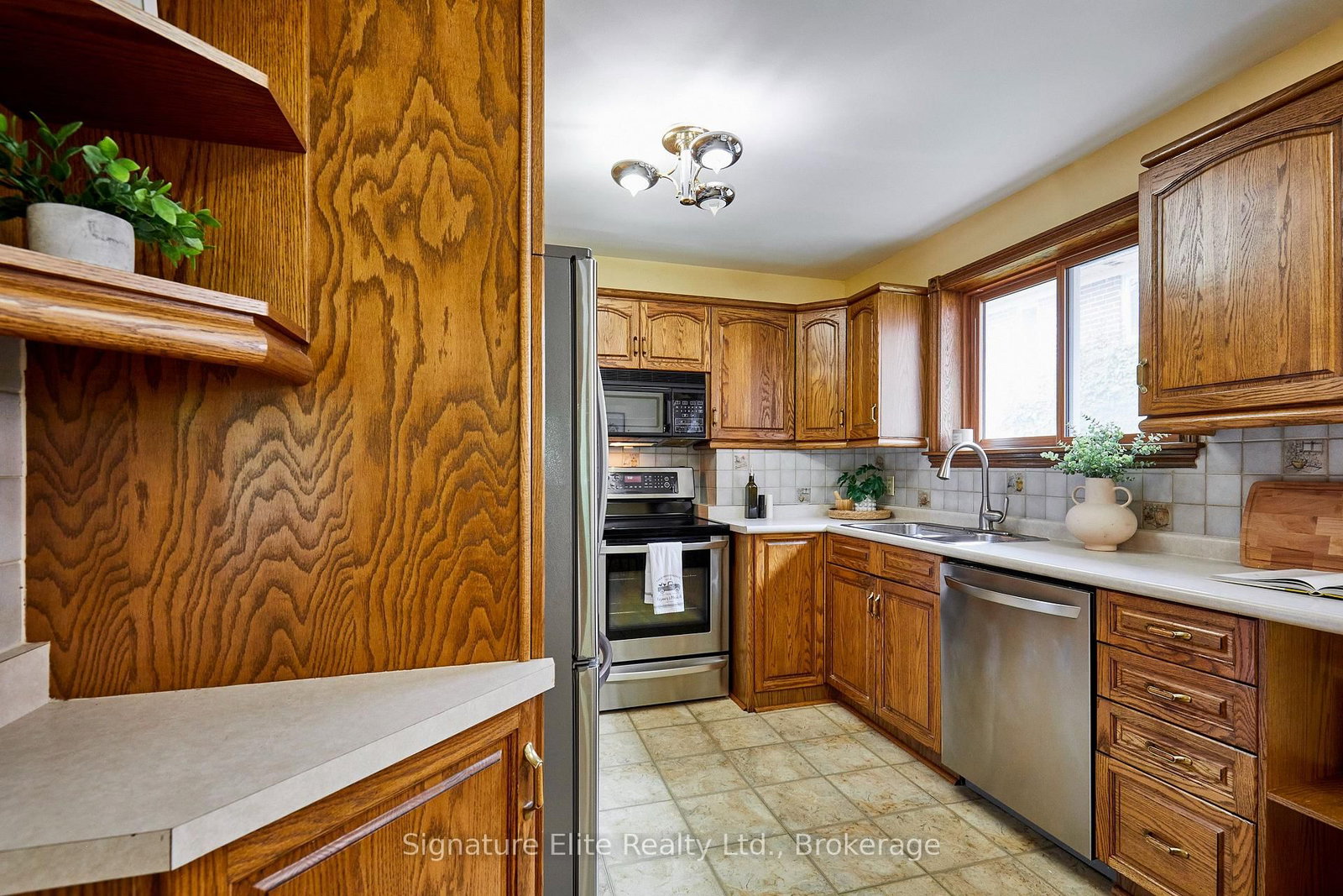 35 Ravenview Drive • Toronto, ON photo 13