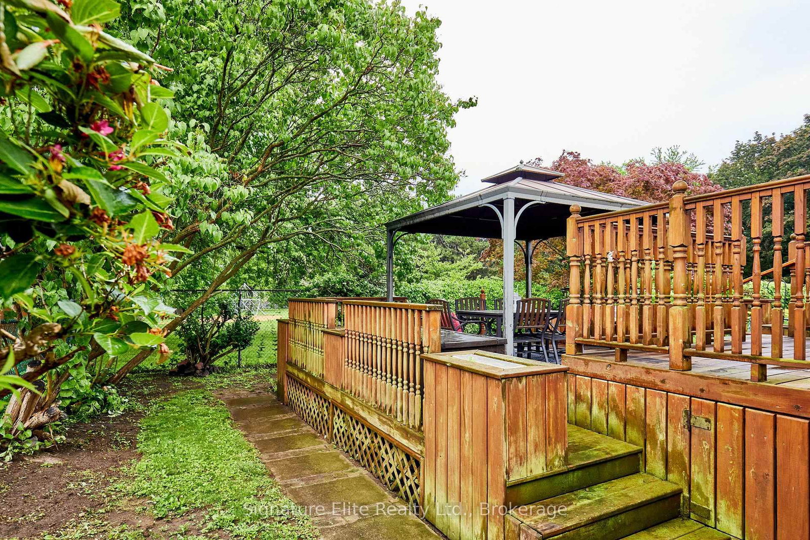35 Ravenview Drive • Toronto, ON photo 25
