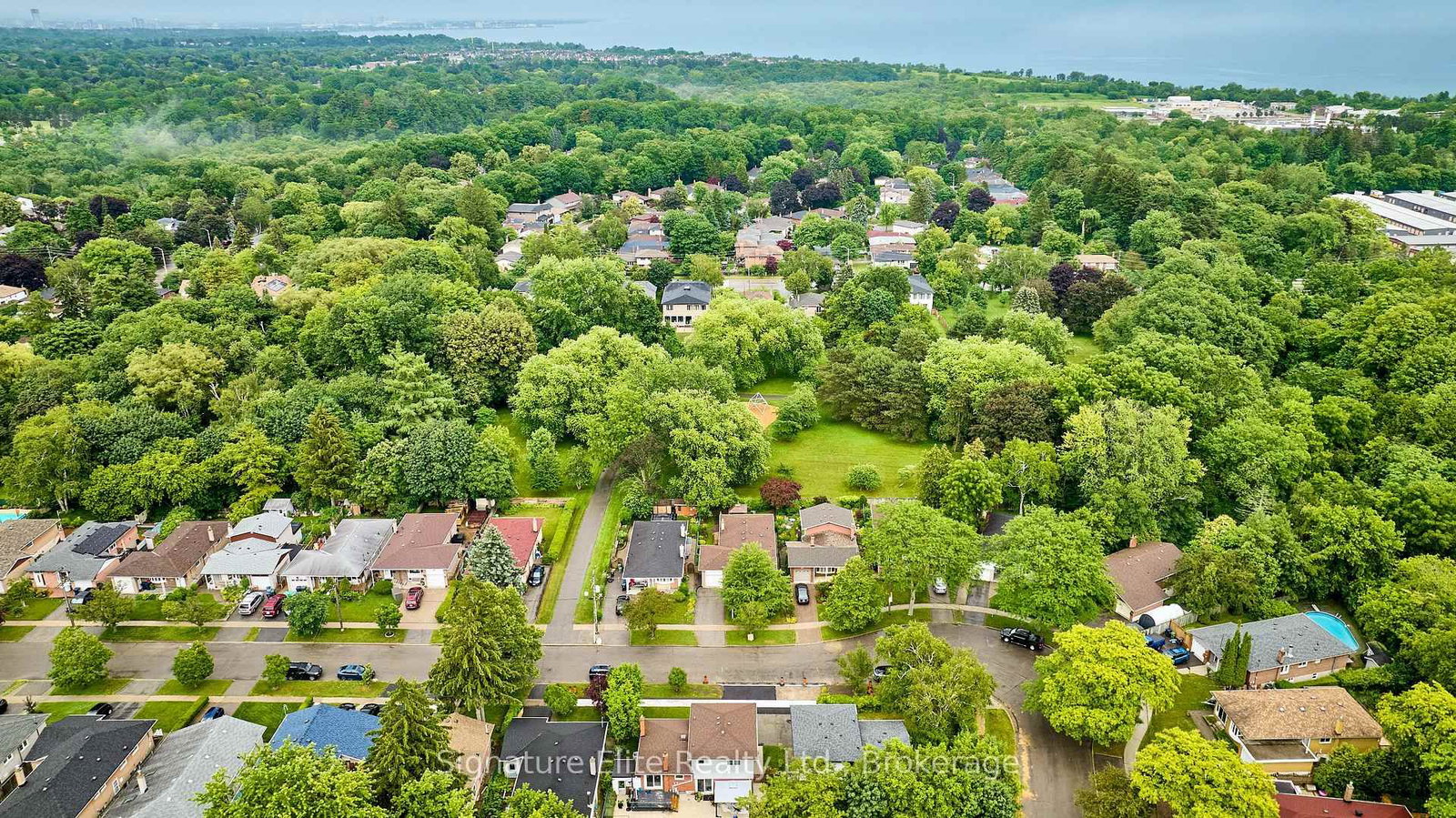 35 Ravenview Drive • Toronto, ON photo 48