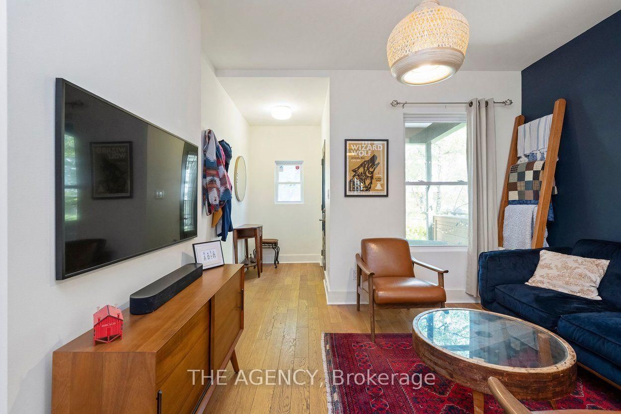 110 Hastings Avenue • Toronto, ON photo 7