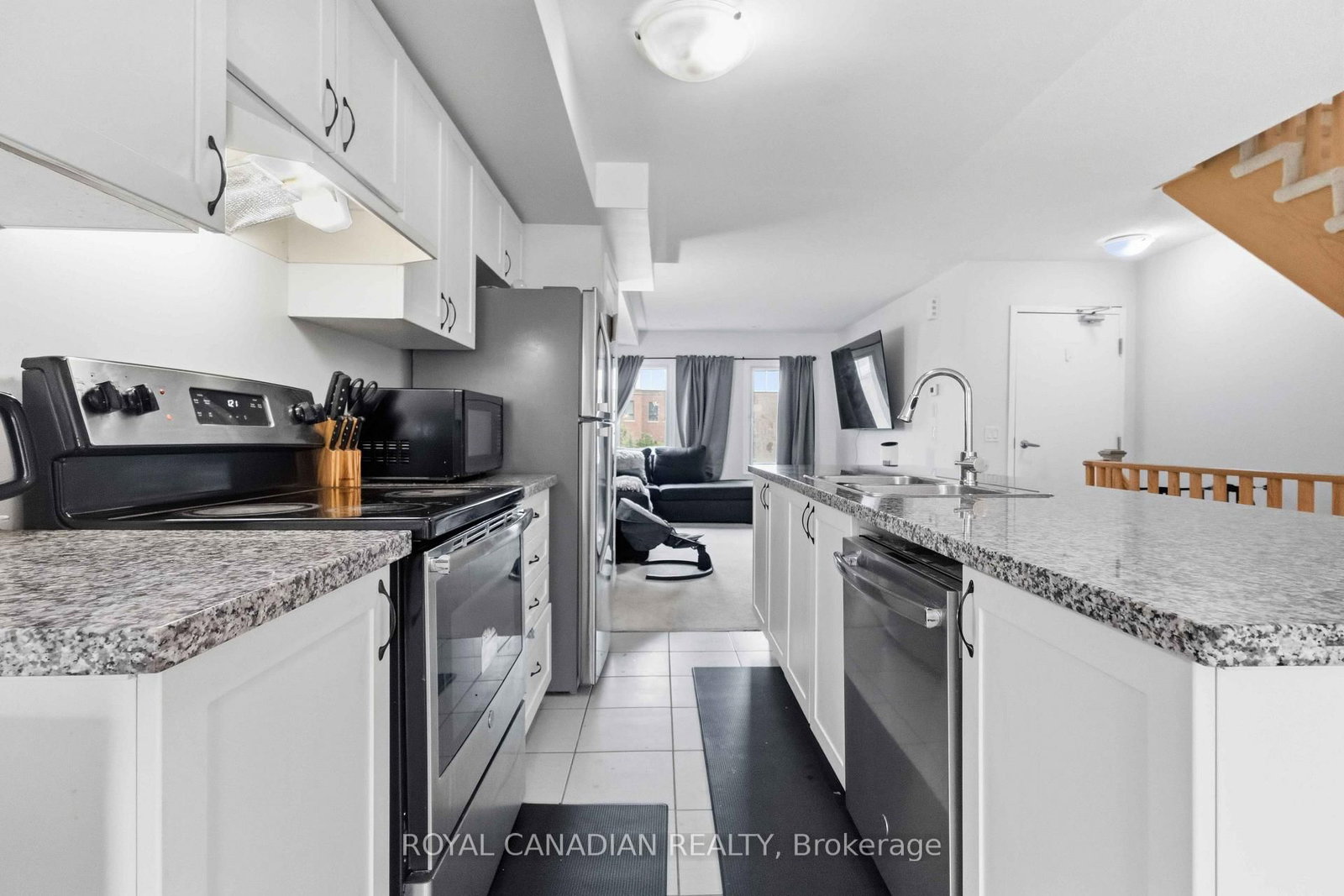 2500 Hill Rise Court • #129 • Oshawa, ON photo 18