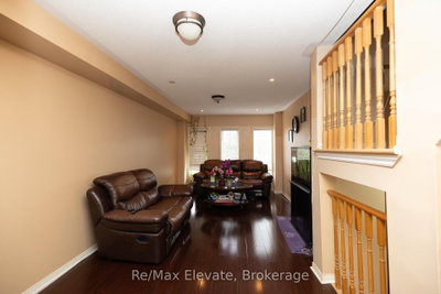 137 Conn Smythe Drive — photo 5