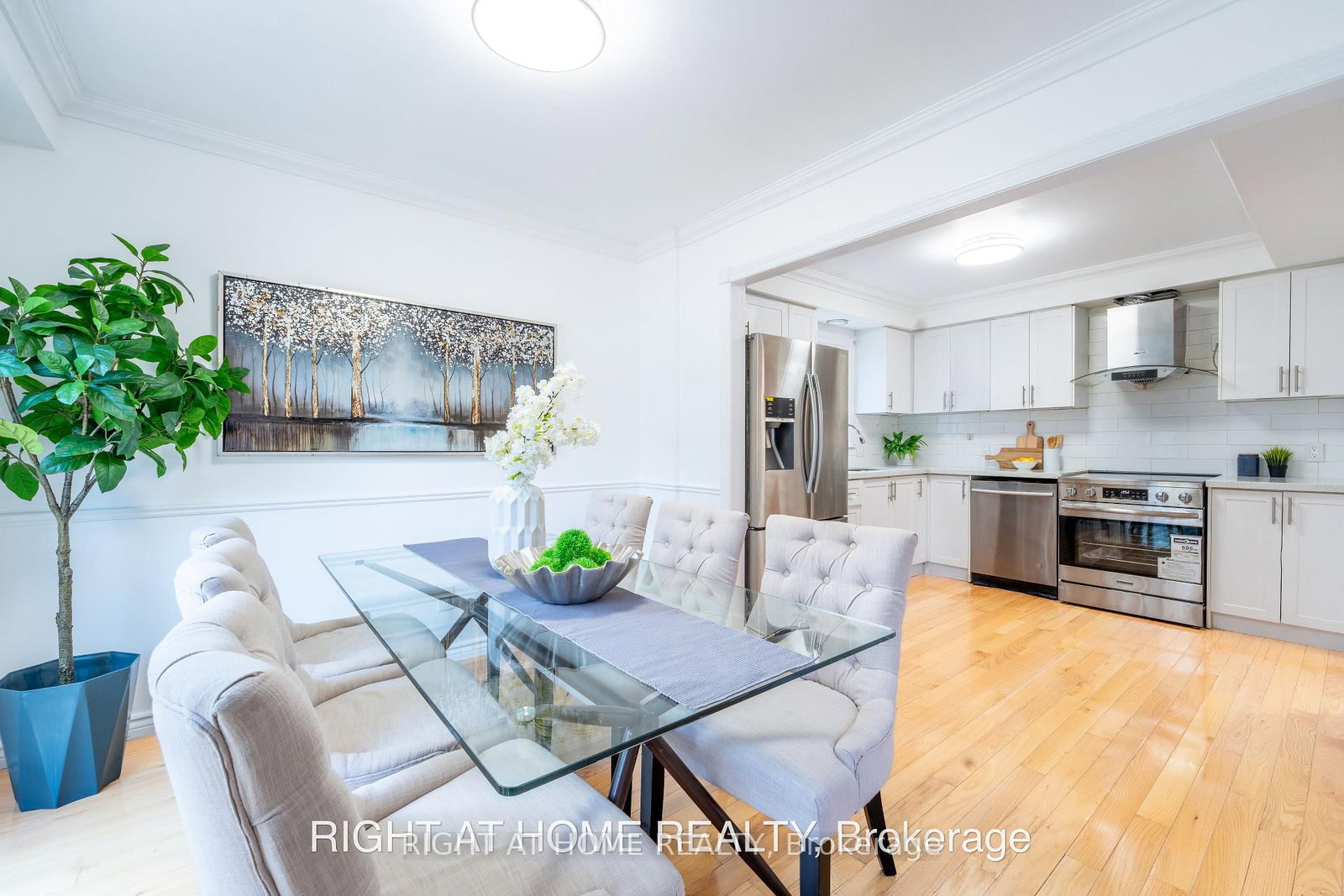 160 Overbank Drive • Oshawa, ON photo 9