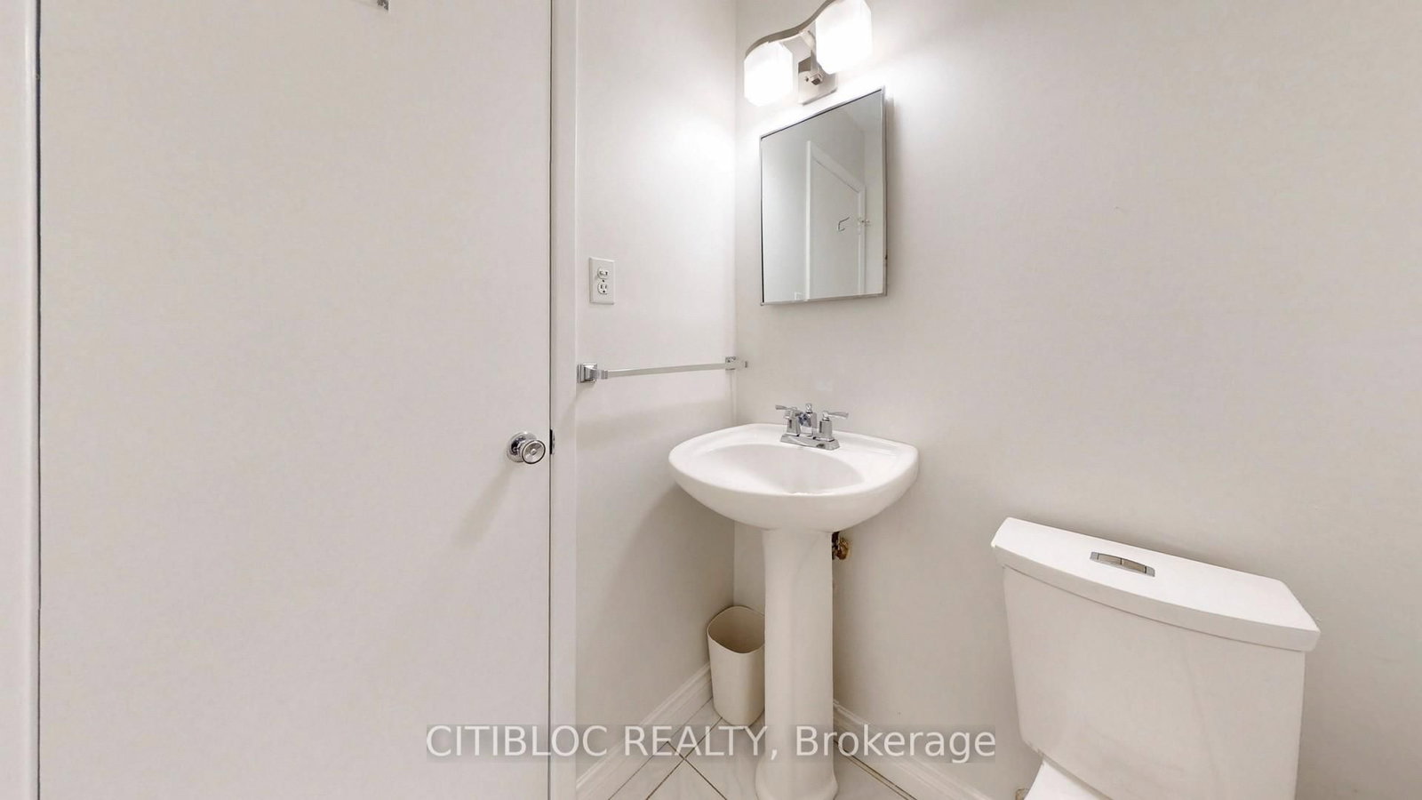 11 Castle Hill Drive • Toronto, ON photo 14