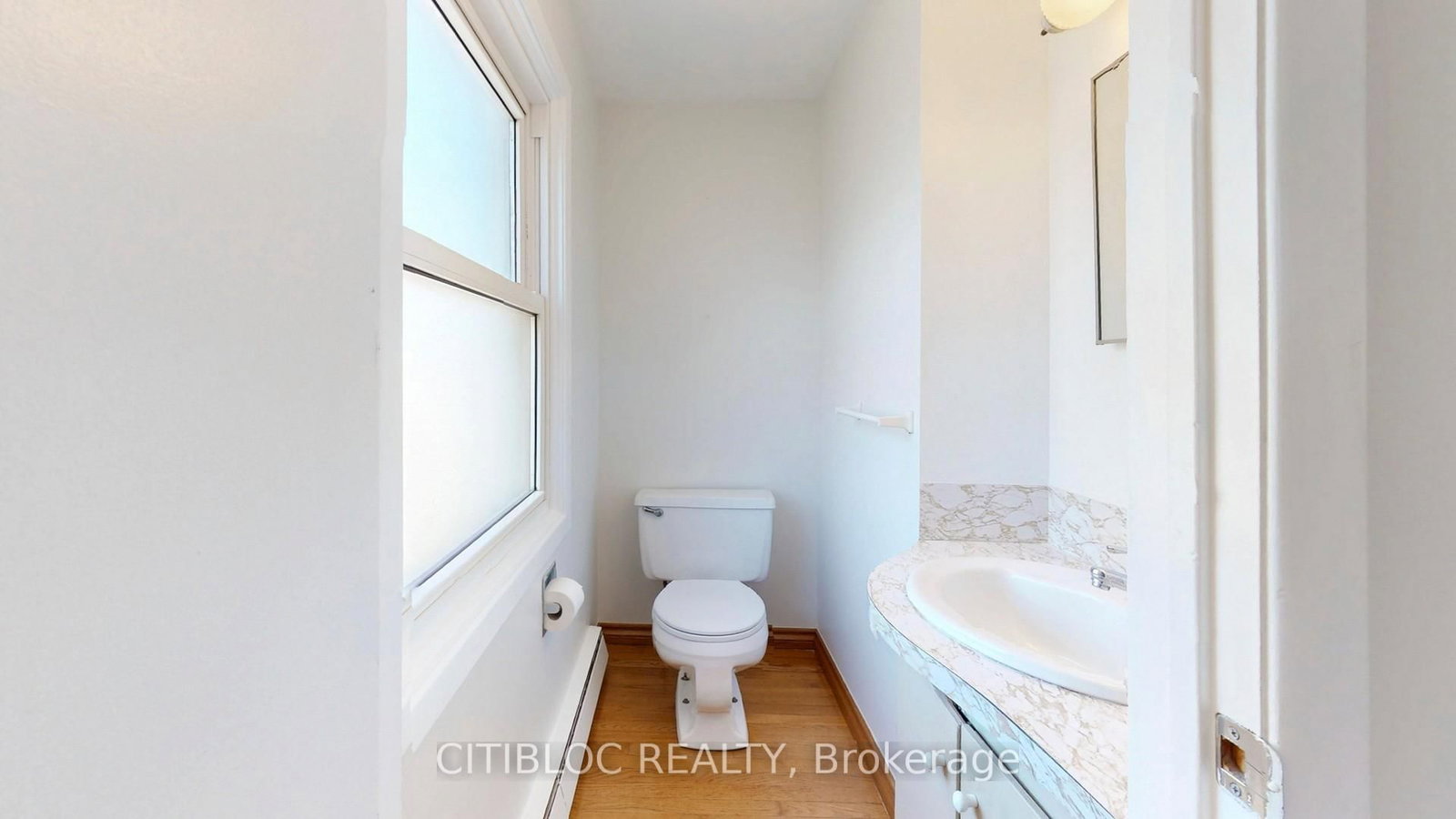 11 Castle Hill Drive • Toronto, ON photo 20