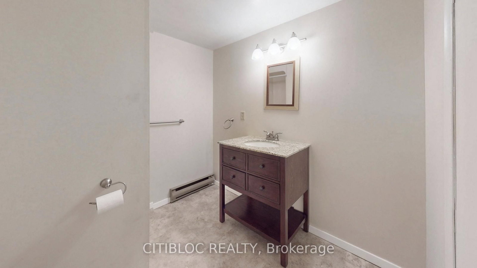 11 Castle Hill Drive • Toronto, ON photo 29