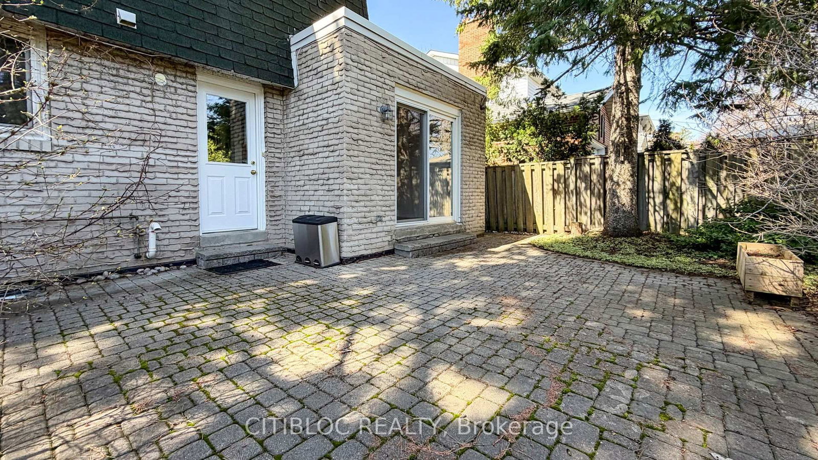 11 Castle Hill Drive • Toronto, ON photo 30
