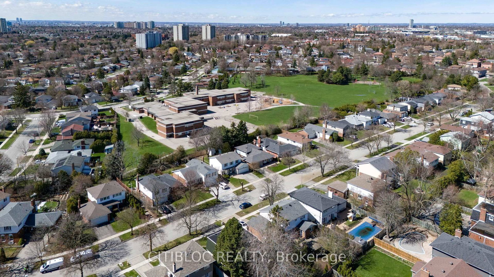11 Castle Hill Drive • Toronto, ON photo 34
