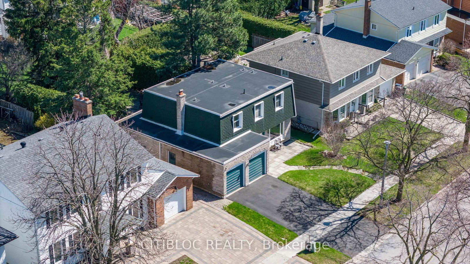 11 Castle Hill Drive • Toronto, ON photo 38