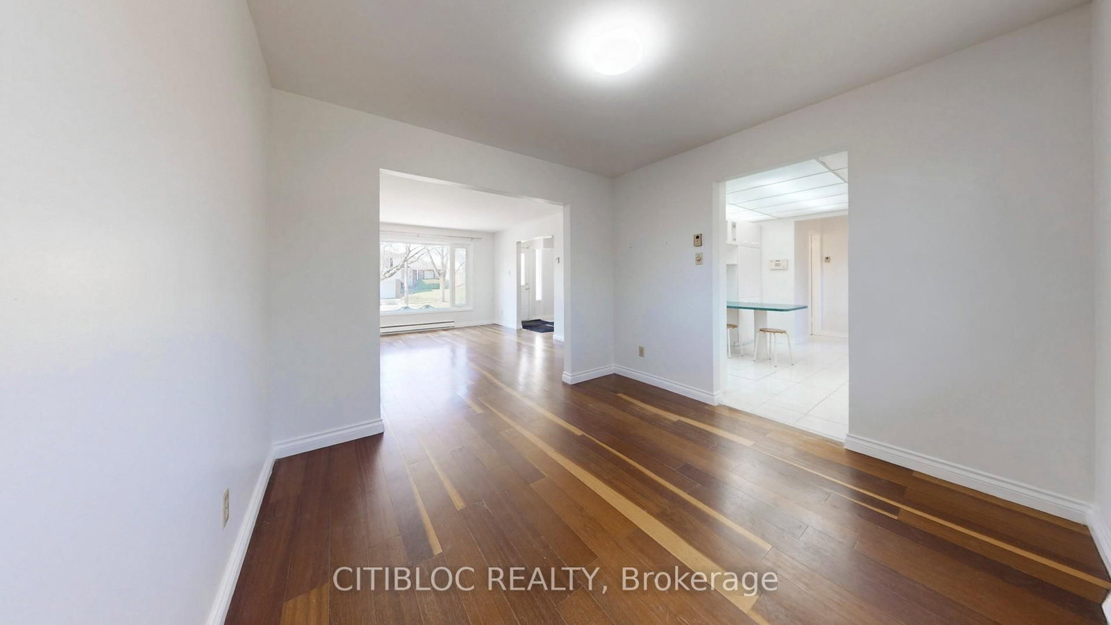 11 Castle Hill Drive • Toronto, ON photo 8