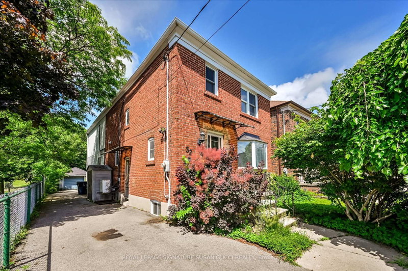 home for lease on Main-32 Marilyn Crescent