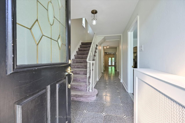 Main - 32 Marilyn Crescent